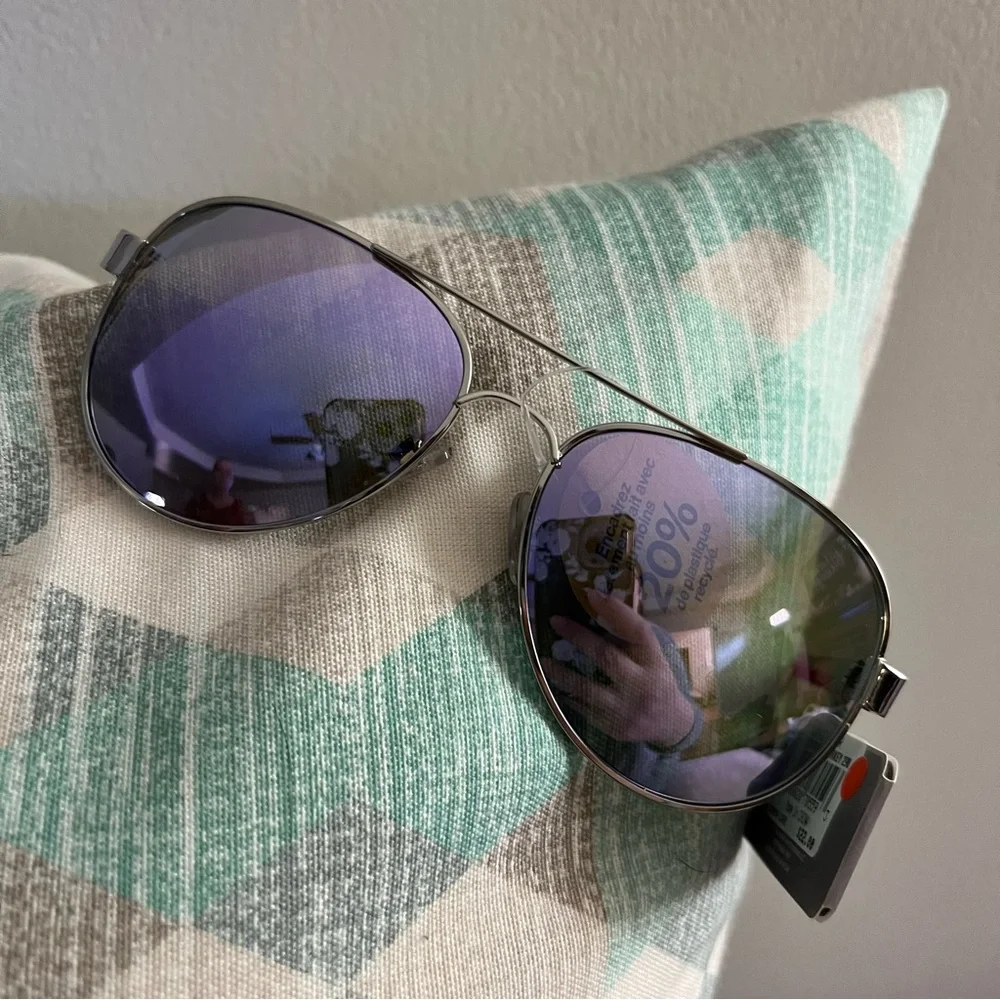#34 Falls Creek Women’s Stylish Silver Aviator Sunglasses